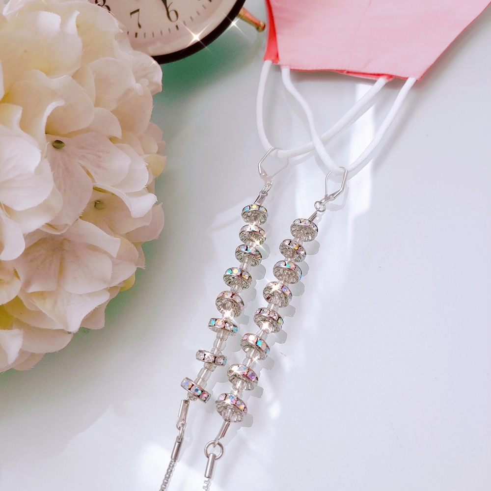 Mask necklace, mask chain, mask holder